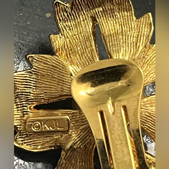 Kenneth Jay Lane KJL vintage estate pearl floral large clip on gold earrings QVC - Picture 4 of 4